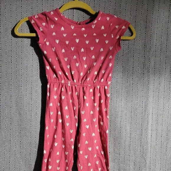 Old Navy Girl's Red Romper Decorated With White Hearts Covering It Size 3T
