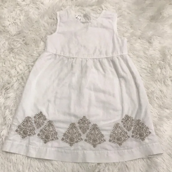 🎉HP🎉 Simple Linen Embroidered 👗