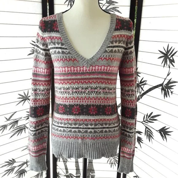 ❤️ Old Navy Winter Themed Striped Sweater 2/$15