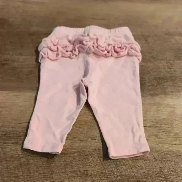 Old Navy Ruffled Bottom Leggings. Size 3-6 Months. NWOT