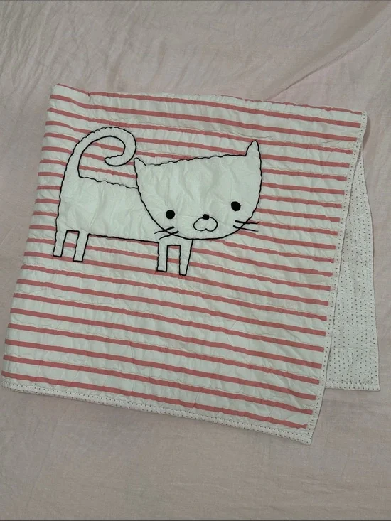 Crate & Barrel Land of Nod cotton cat quilt Crate & Kids