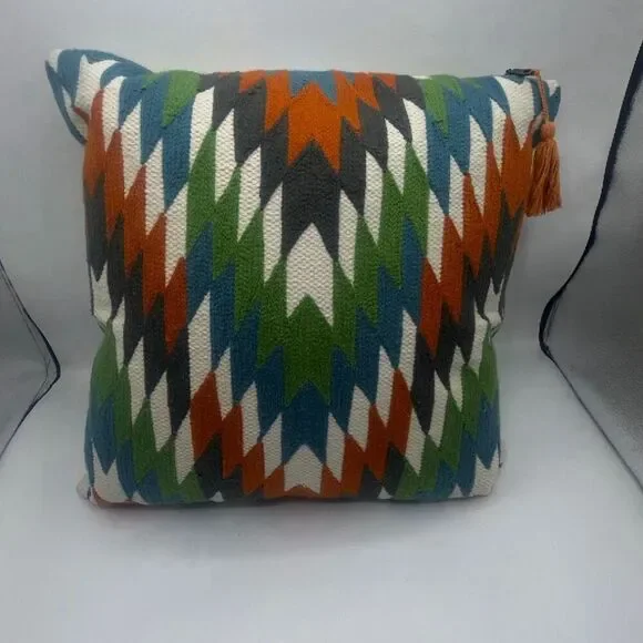 CRATE & BARREL Tempest Needlepoint Woven Pillowcase and Insert- 16” x 16”