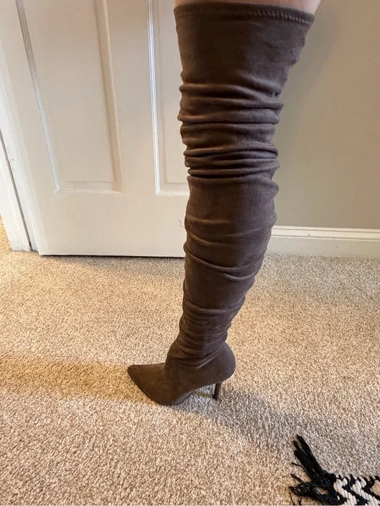 Women's Over-The-Knee Slouch Heeled Boot in Brown