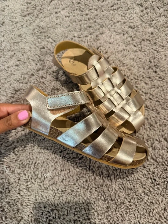 wonder nation Metallic Gold Strap Fisherman Sandals