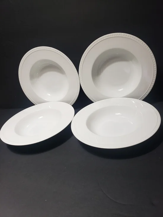 Set Of 4 CRATE & BARREL  *Staccato* Rimmed Soup Bowls
