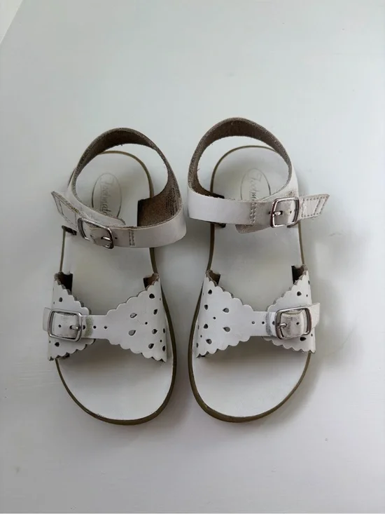 FootMates White Girls' Scalloped Ankle Strap Sandals