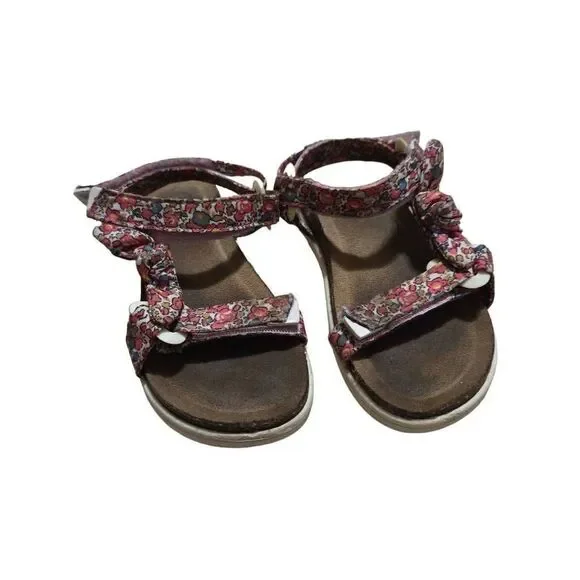 Wonder Nation floral sandals 10