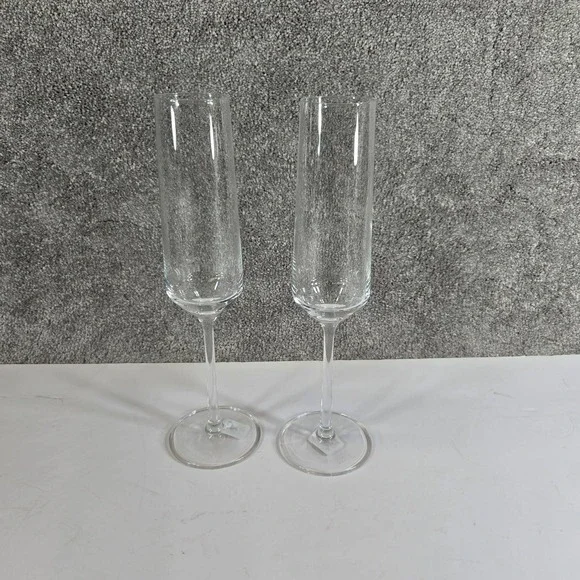 Crate & Barrel Tour Champagne Flutes Clear Glass Set of 2 Made in Germany 8oz‎
