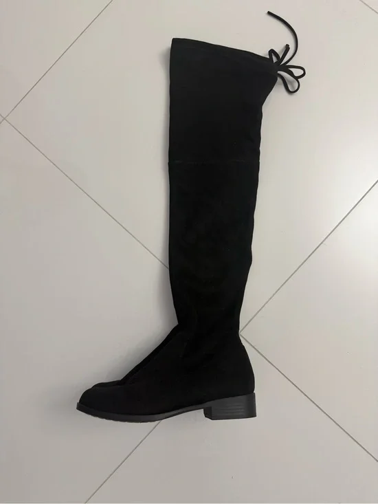 Black Over-the-Knee Suede Boot‎