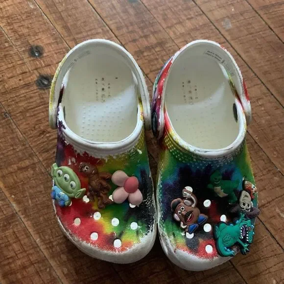 Crocs rainbow tie dye Toy Story charm kids 7 slip on rubber shoes
