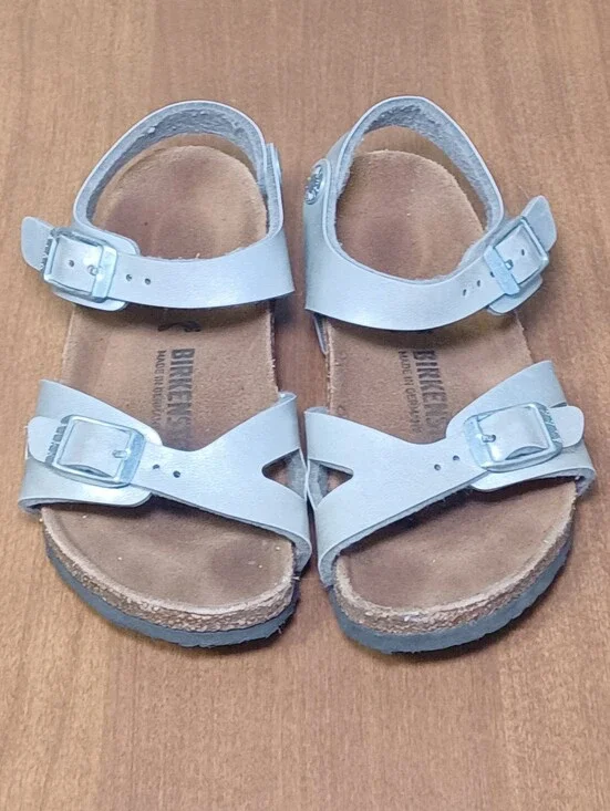 Birkenstock Rio Sandals Little Girl 8-8.5 (EU 26) Toddler/Kids Silver Birko Flor