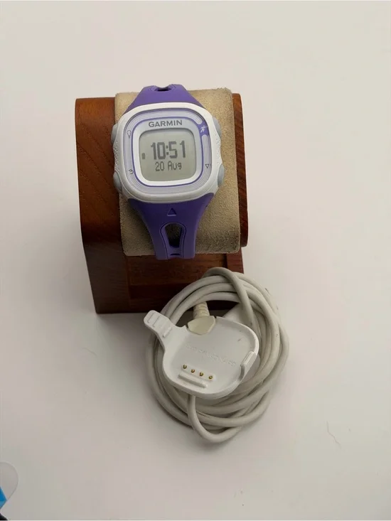 Garmin Forerunner 10, Charger included, Purple/White, very good, Tested