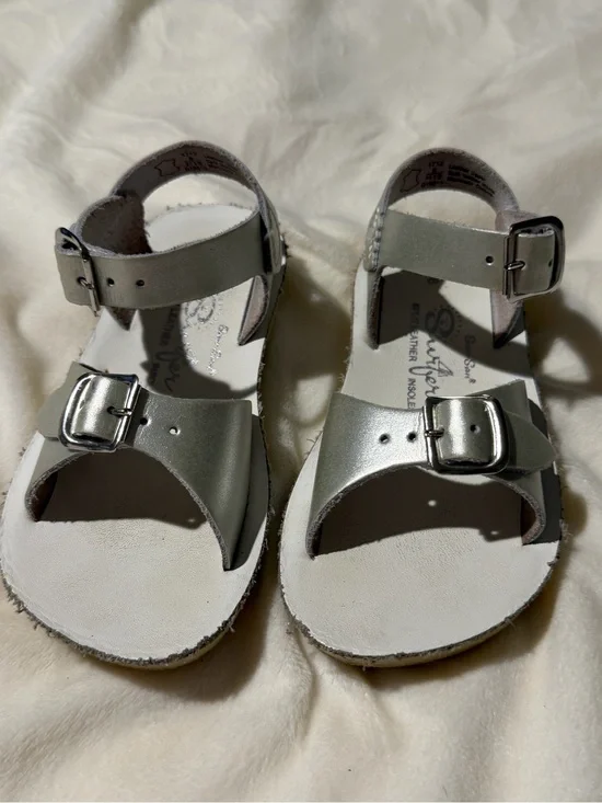Saltwater Sun San Surfer Silver Kids Buckle Sandals Shoes Silver Size 8