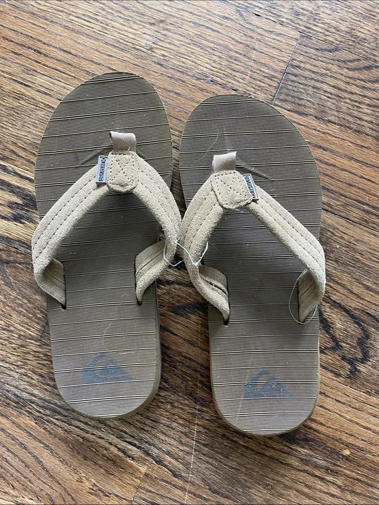 Quicksilver boys Tan Flip Flop Sandals