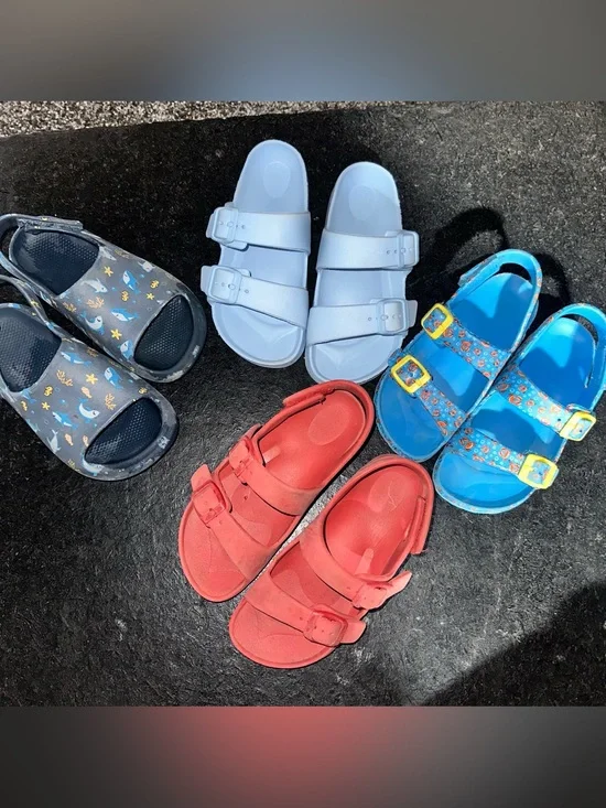 11/12 Kids Double-Buckle Sandals in Red and Blue - Cushioned Comfort