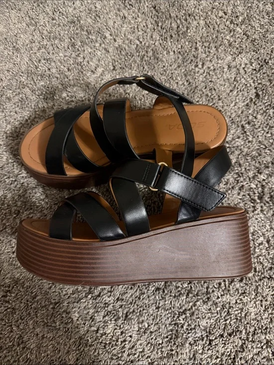 Black Platform Strappy Sandals