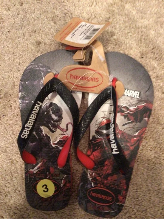 Havaianas Kids Flip Flops Size 33 -34. Ruby Red NWT