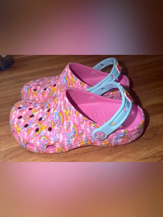 Lisa Frank x Crocs Classic Clogs – Kids J4 – Rare Colorful Unicorn Rainbow
