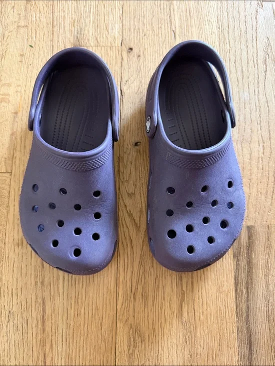 Crocs Classic Clog Purple Slip-On Waterproof Shoe Size 1