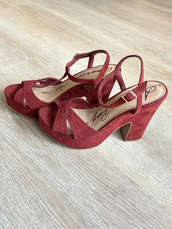 American Rag Cie Suede Platform Heeled Sandals - burgundy