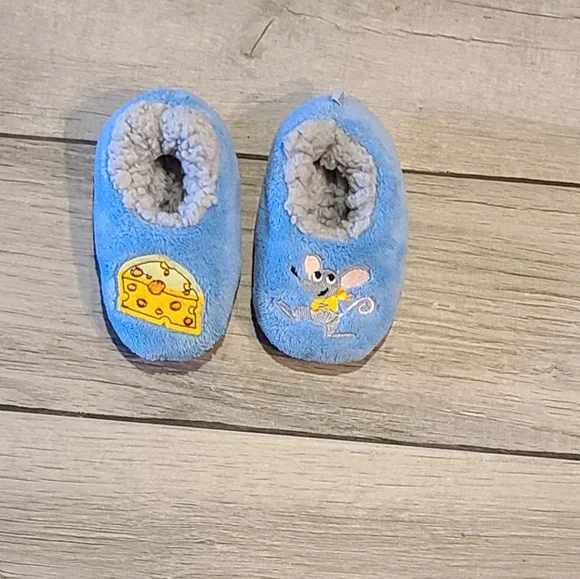 🦔Snoozies baby mouse and cheese slippers🌻