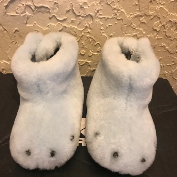 NWT Sorel Bear Paw slippers
