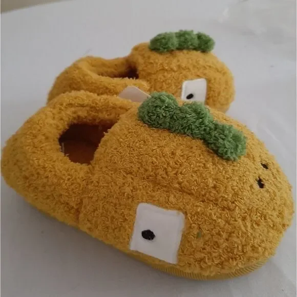 NWT Little Kids Medium 8-10 Animal Slippers