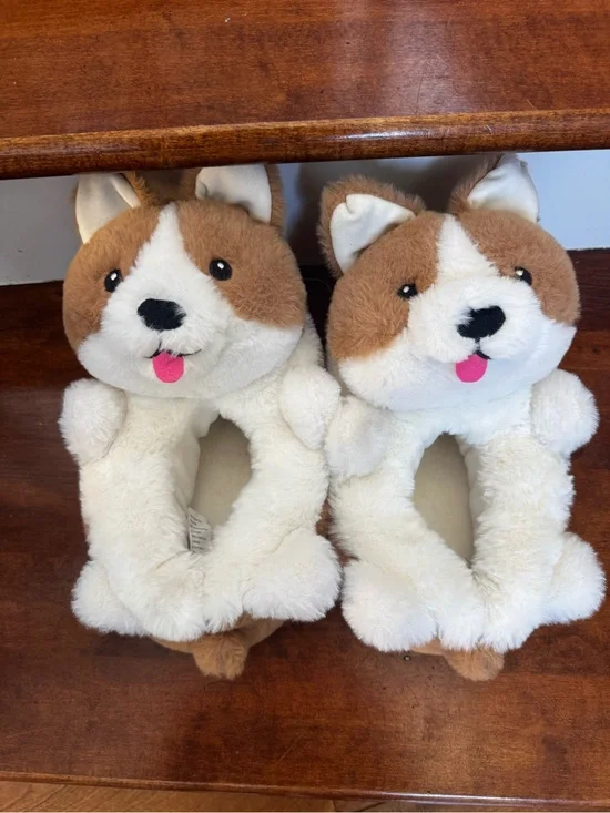 Plush Brown & White Dog Slippers - Cozy Pet-Themed Footwear