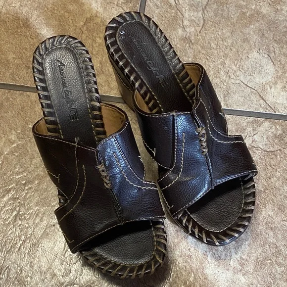 American Eagle Outfitters Brown Cork  Wedge Sandals Contrast Stitching 6 Summer