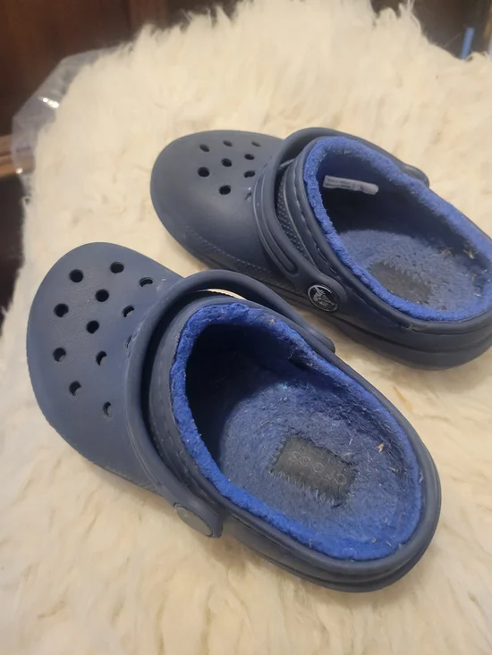 CROCS Kids Navy Blue Fleece-Lined Clogs