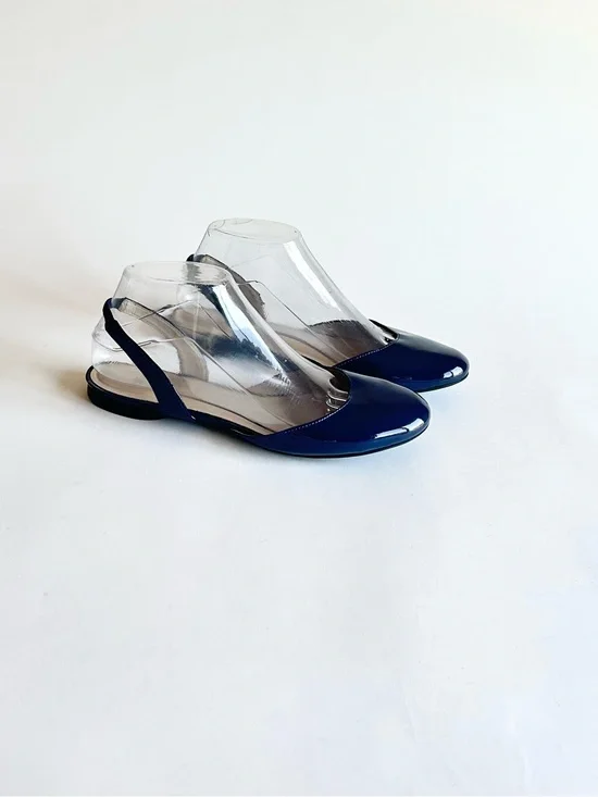 Talbots Navy Patent Leather Round Toe Rubber Outsole Flat Sandals  size 7 W.
