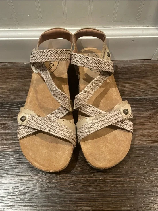 Taos Trulie Braided Wedge Sandal Comfort Adjustable in Stone EU 41/US 10/10.5