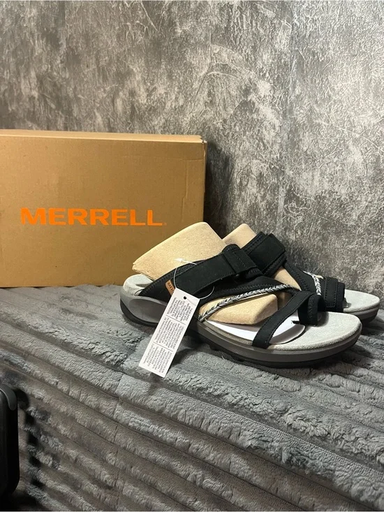 Merrell Women's Black and Beige Sport Sandals
