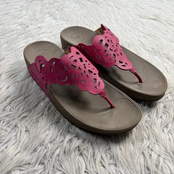 Fit Flop Women's 8 Pink Laser Cut Floral Thong Sandals Boho Artsy