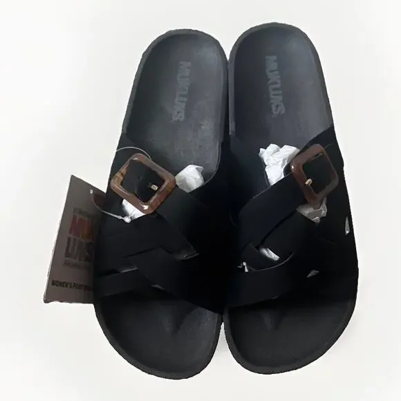 MUK LUKS NWT Women’s Black Slides With Buckle Size 8