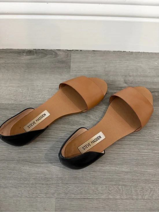 Steve Madden Tan and Black Two-Piece Open-Toe Sandals