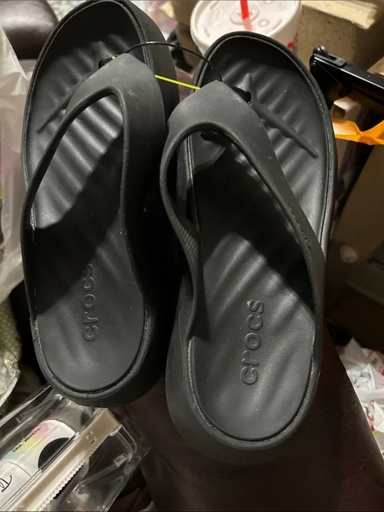 CROCS Getaway Women’s Black Foam Flip Sandal  Ladies’ Woman’s  size 6  EUC