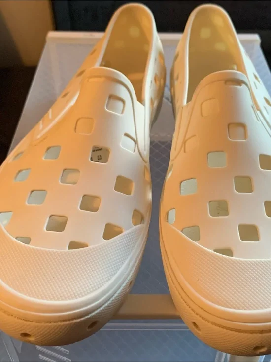 Vans Women’s Slip-On Ventilated Sandals in White