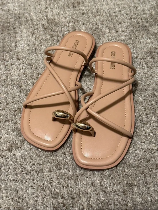 Cushionaire Nude Strappy Toe-Ring Sandals with Gold Accent