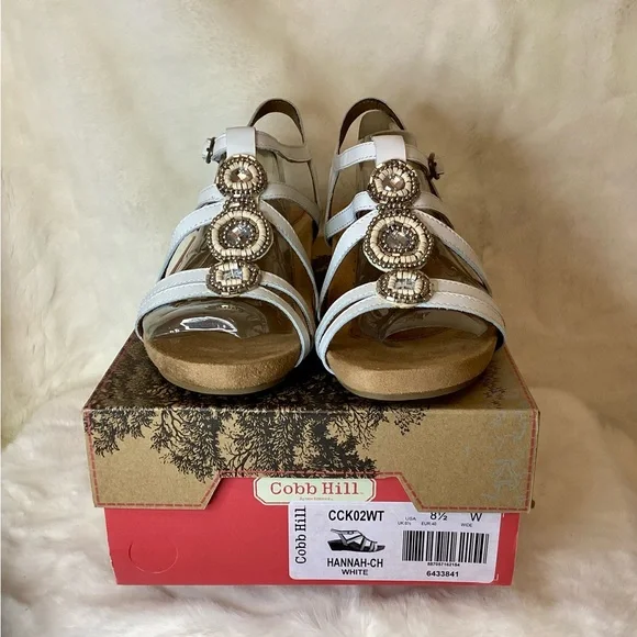 NIB NEW Cobb Hill HANNAH-CH White Bead/Rhinestone T-Strap Leather Sandal CCK02WT