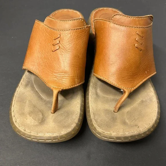 Dr. Martens 8B03 Thong Sandals Womens 7 Tan Leather Good AirWair Slides