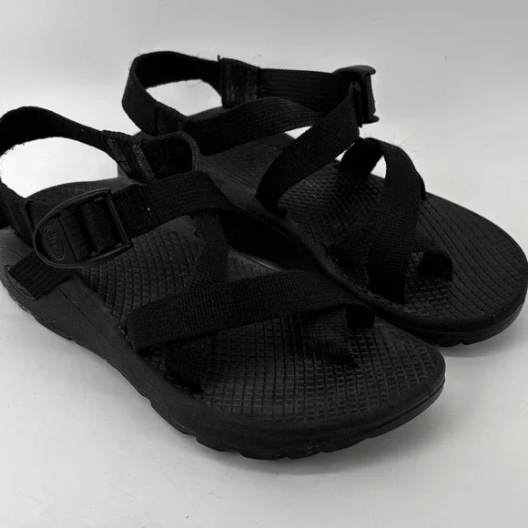 Chaco Z/Cloud 2 Womens Black Strappy Toe Loop Hiking Sandals Size 8