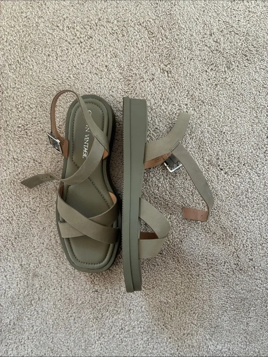 Crown Vintage Olive Strappy Slingback Sandals NWT.