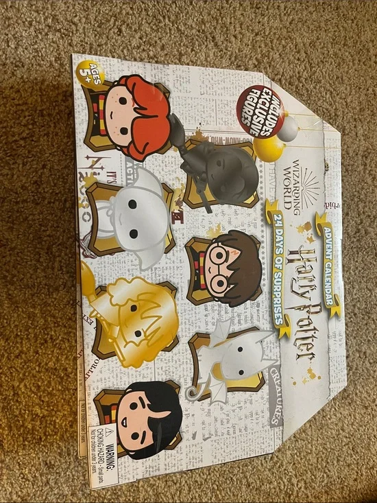 Warner Bros. Wizarding World Gold & White Harry Potter Advent Calendar