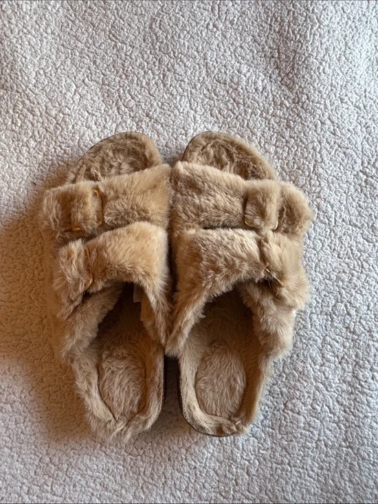 Women’s Plush Faux-Fur Slide Sandals - Tan