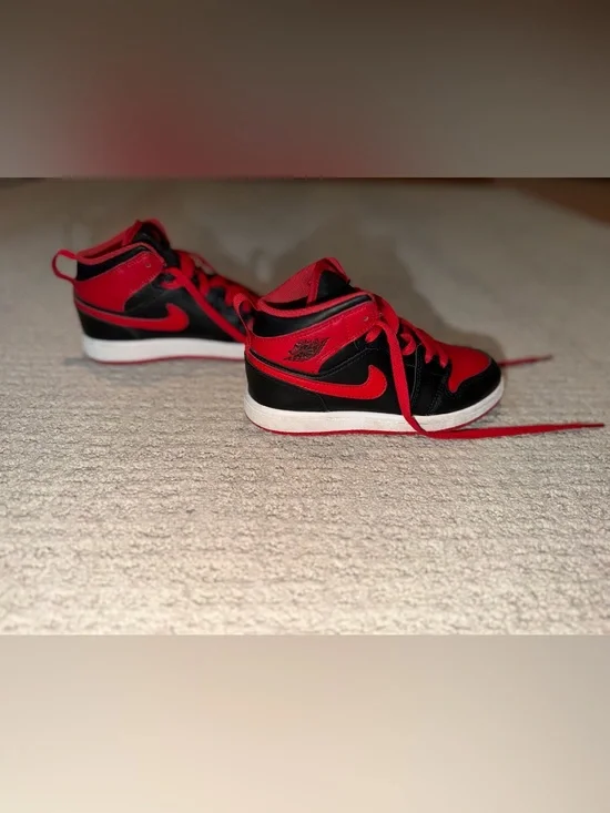 Unisex Air Jordan 1 Mid Red/Black Leather Mid-Top Kids Size 13