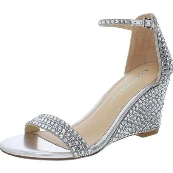 Betsey Johnson Women's Silver Rhinestone Sb-Debie Pump Size 6.5 M
