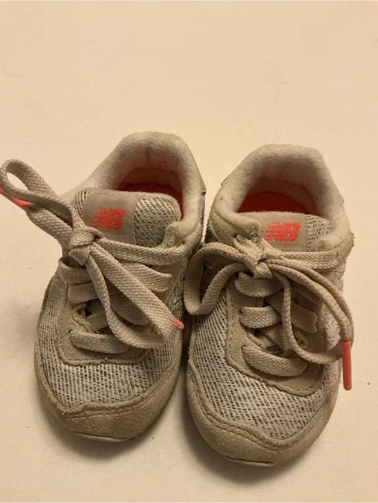 New Balance Kids Beige Mesh & Suede Sneakers with Coral Logo