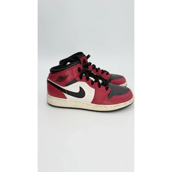 Size 5Y- Nike Air Jordan 1‎ Mid GS Chicago Black Toe Red White 554725-069