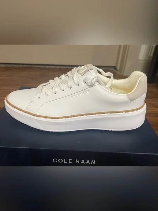 Women’s Size 7.5 Cole Haan White GP Topspin Sneaker with Tan Trim